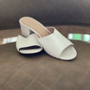 J.Crew Vintage Block Heel in Champagne Leather